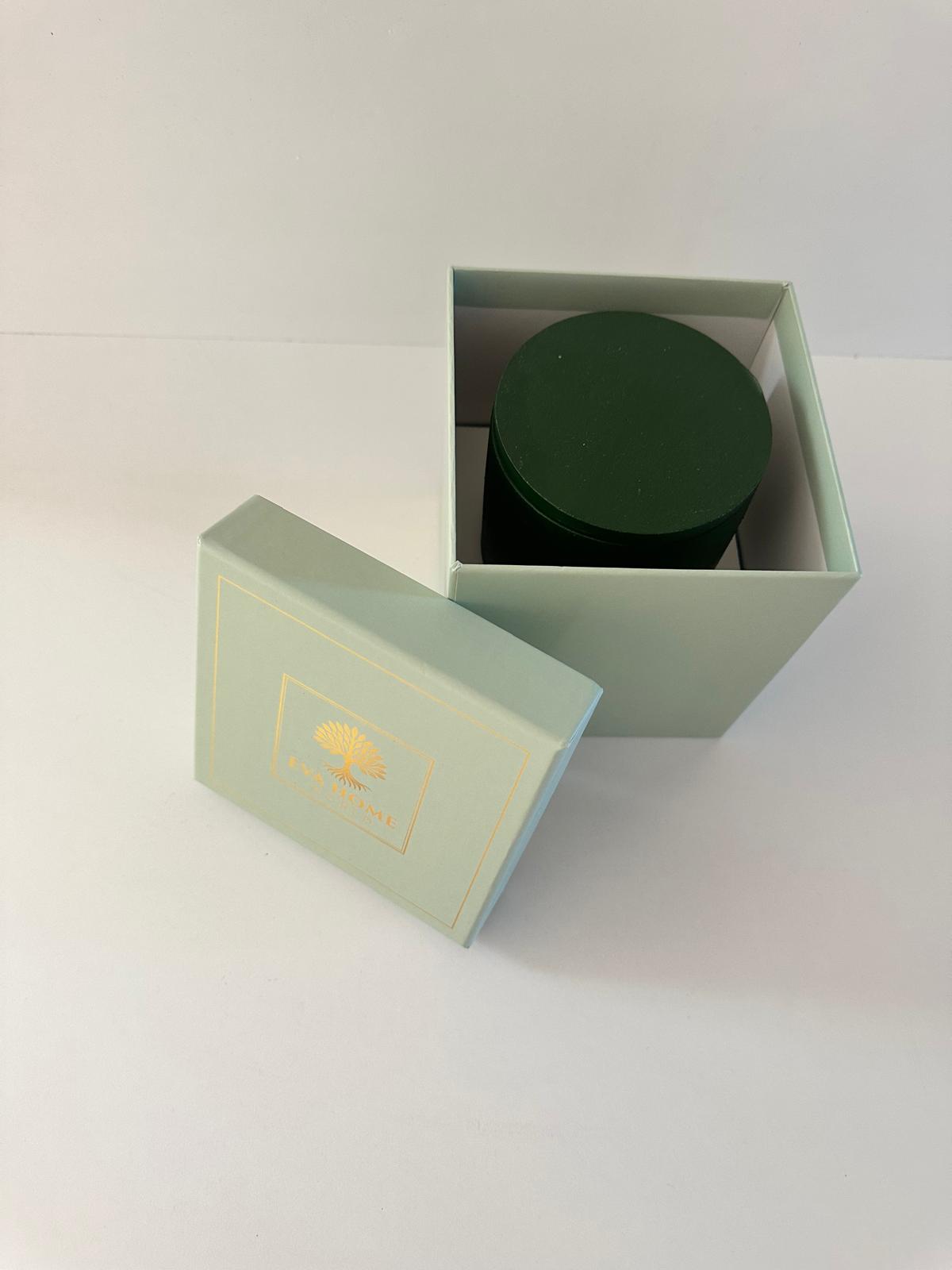 Sacred Oud – Purity & Calm Energy Candle (10x10 cm Luxury Ritual Edition)