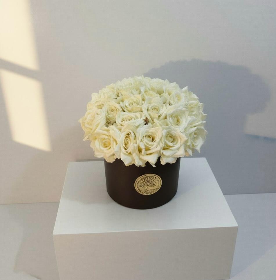 Golden Jasmine Medium Vase — Luminous Energy Decorative Piece (20x20 cm)