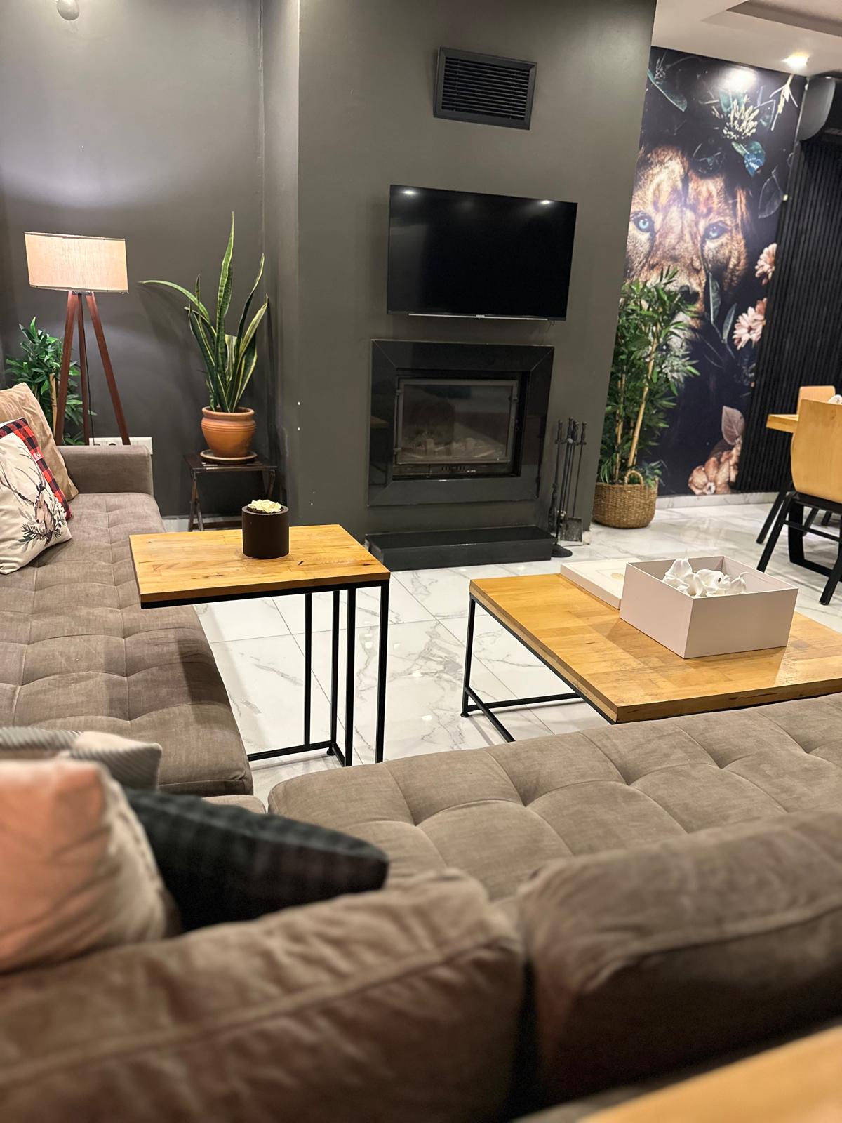 Why Minimal Spaces Still Need Warmth to Feel Emotionally Safe