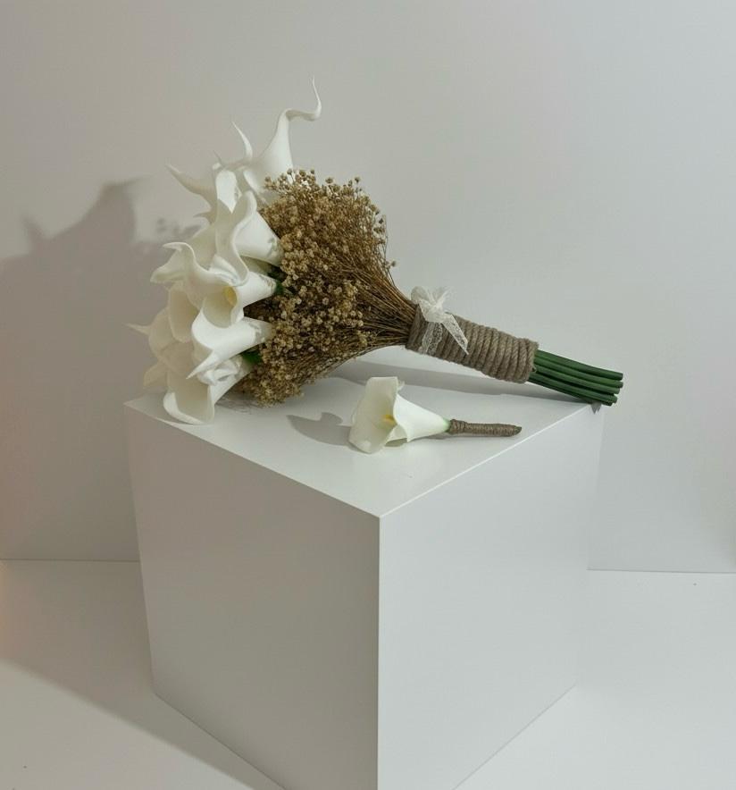 Rustic Calla Bridal Bouquet — Ivory White | Calm Luxury Wedding Flowers