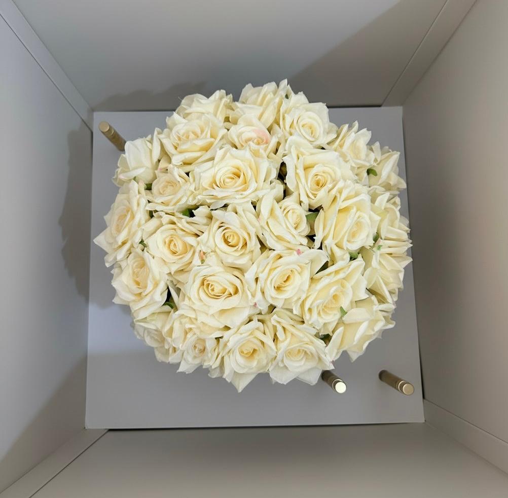 Golden Jasmine Medium Vase — Luminous Energy Decorative Piece (20x20 cm)