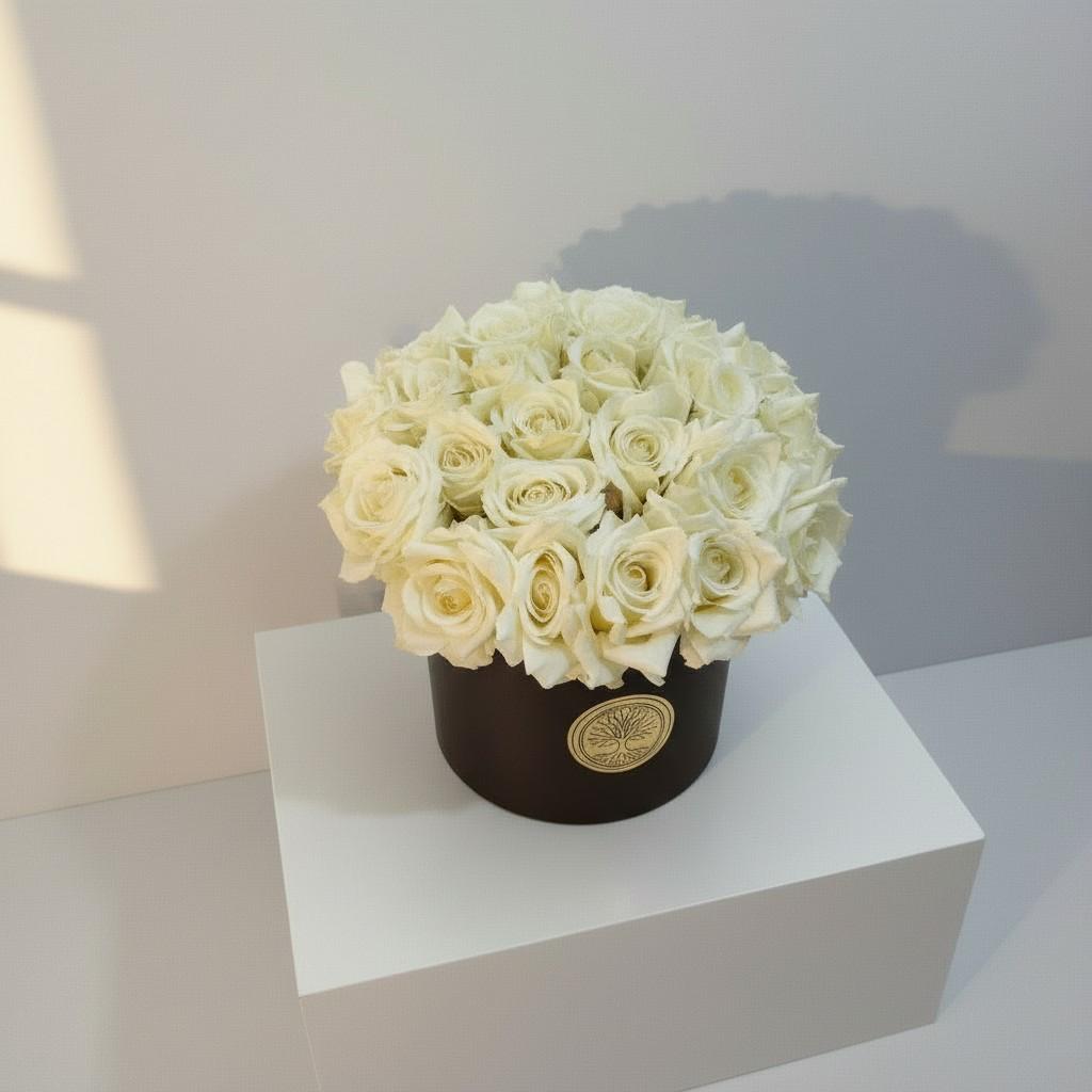 Golden Jasmine Medium Vase — Luminous Energy Decorative Piece (20x20 cm)