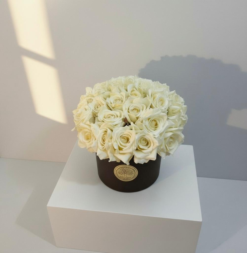 Golden Jasmine Medium Vase — Luminous Energy Decorative Piece (20x20 cm)