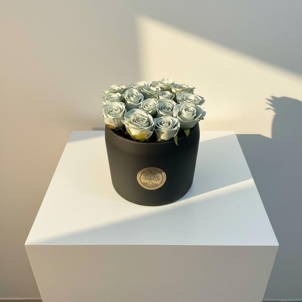 Royal Spice Medium Vase — Magnetic Power Statement Decor (20x20 cm)