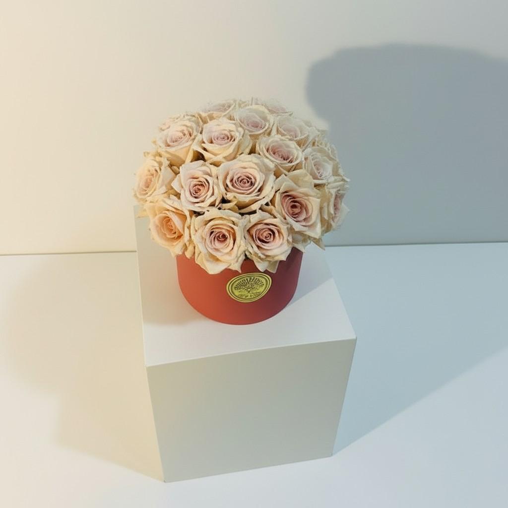 Luminous Bloom Medium Vase — Radiant Floral Luxury Decor (20x20 cm)