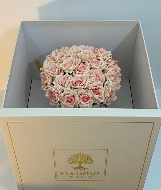 Luminous Bloom Medium Vase — Radiant Floral Luxury Decor (20x20 cm)