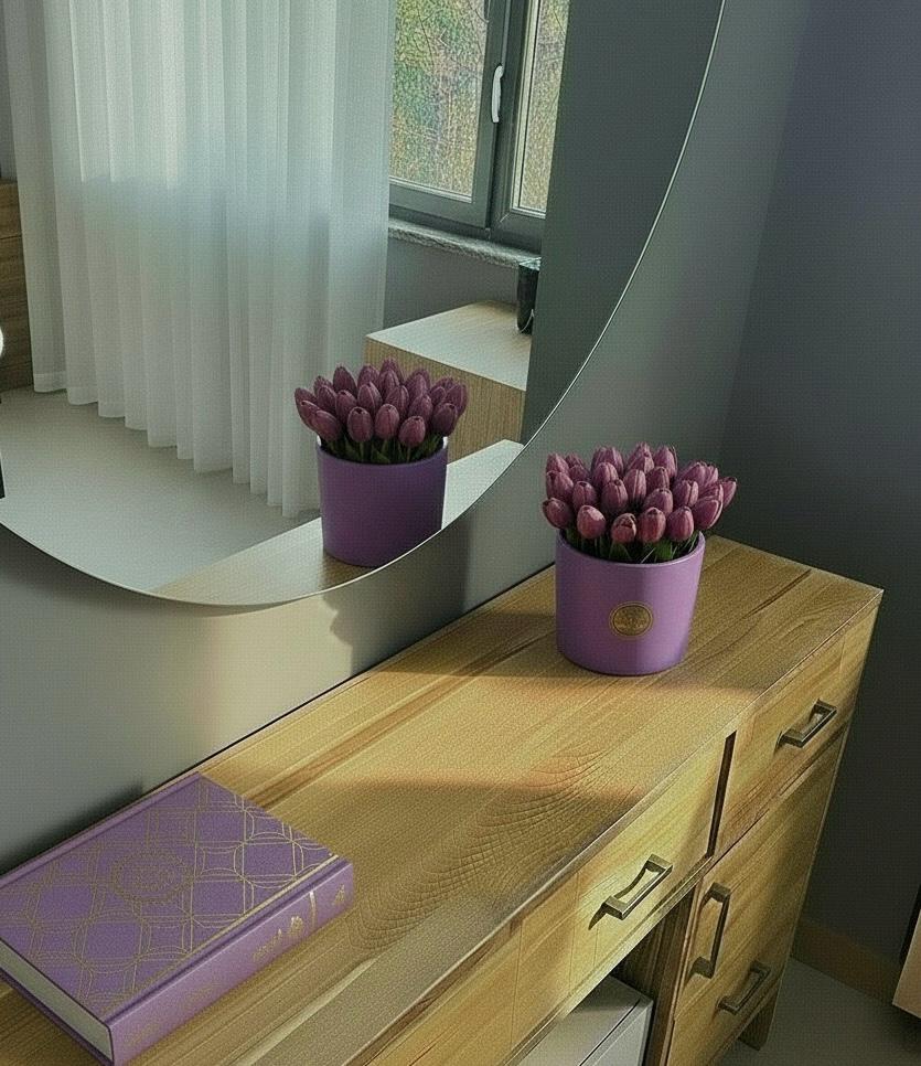 Lavender Peace Medium Vase — Soft Serenity Decorative Piece (20x20 cm)